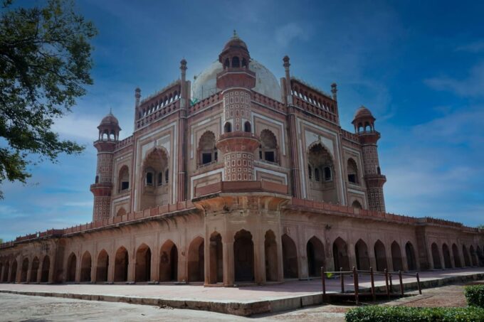 Delhi With Guided Layover Tour From Airport to Airport - Iconic Landmarks and Attractions
