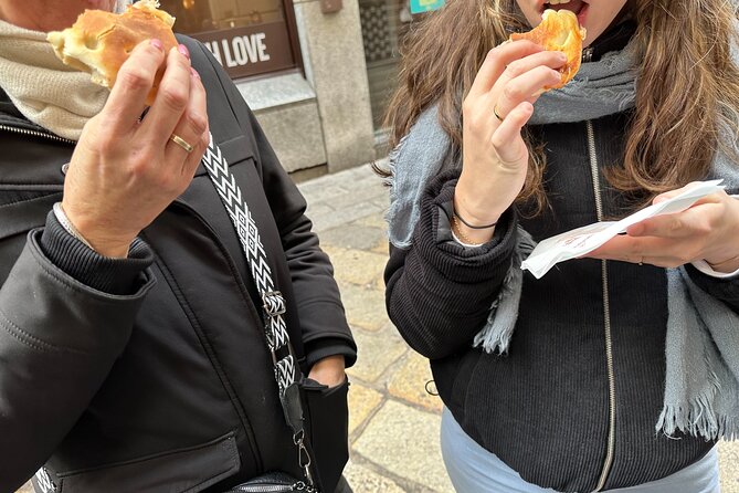 Delicious Milan Street Food Tour Tasting and Sightseeing With Local Guide - Getting the Most From the Experience