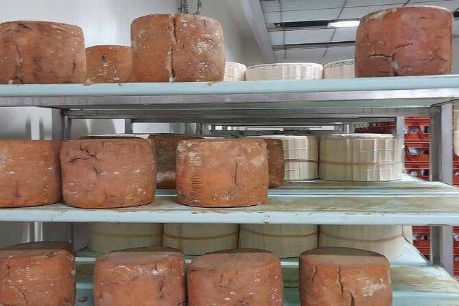 Delightful Deluxe Cheese and Wine Tasting From Lake Como - Pairing With Compotes and Wine