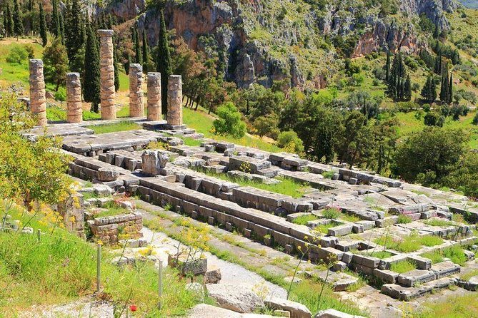Delphi and Meteora Two Days Tour From Athens - Exploring Delphi