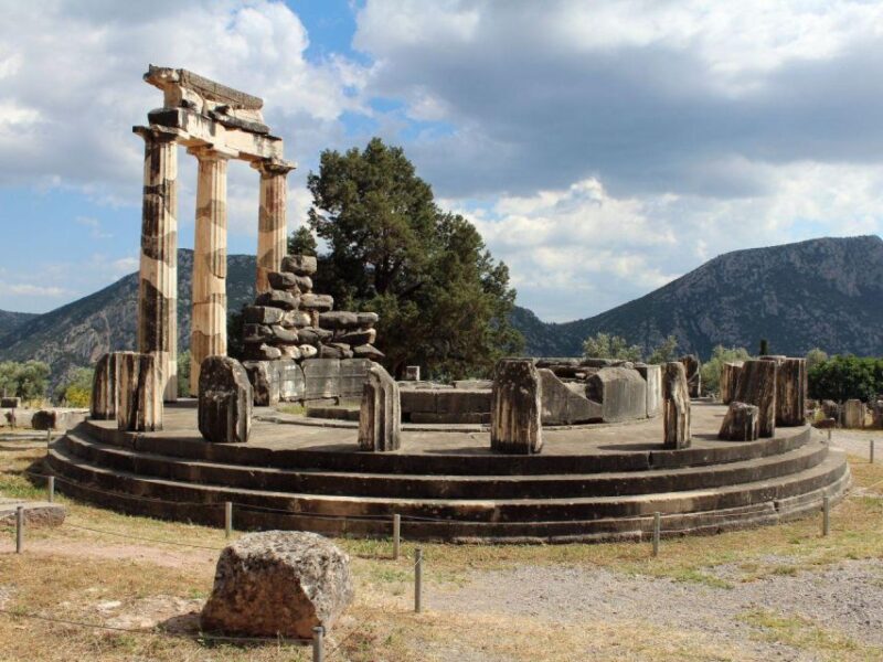 Delphi: Audio Guided Tour of the Sites in French or English - Itinerary Highlights