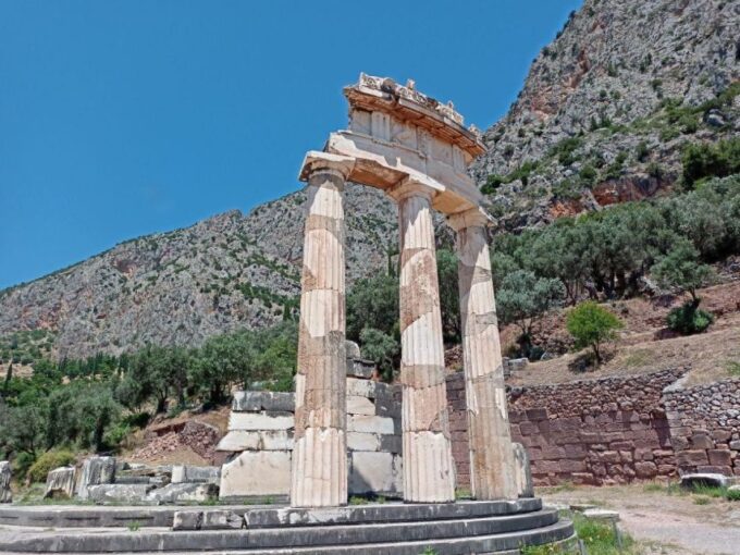 Delphi: Audio Guided Tour of the Sites in French or English - Cancellation and Payment