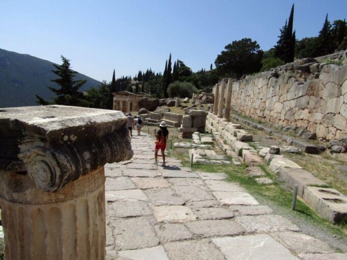 Delphi: Audio Guided Tour of the Sites in French or English - Location and Accessibility