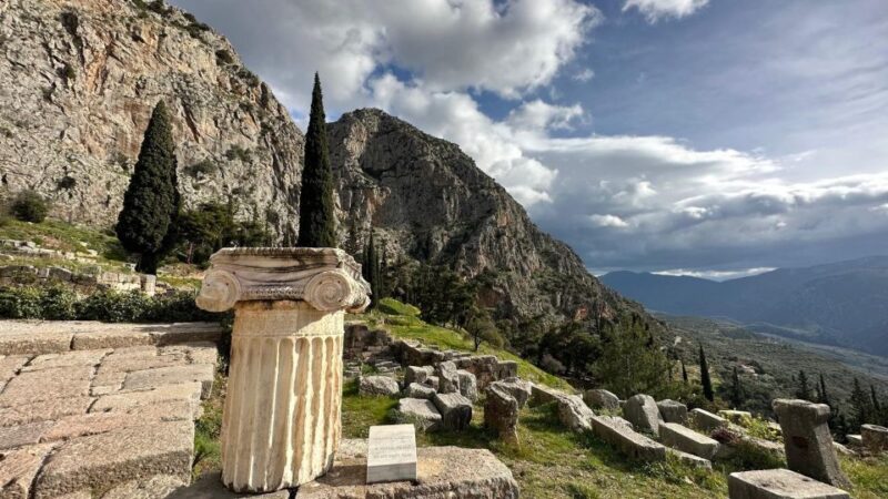 Delphi Navel Of Earth Hosios Loukas Full Day Private Tour - Exploring Delphi