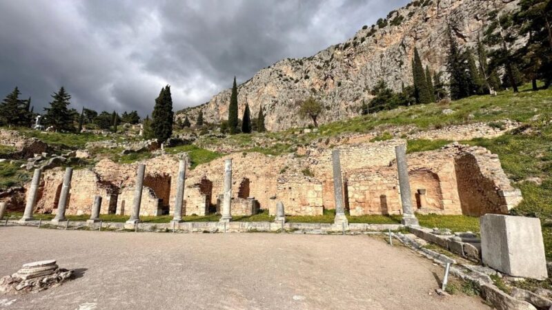 Delphi Navel Of Earth Hosios Loukas Full Day Private Tour - Mount Parnassus Viewpoints