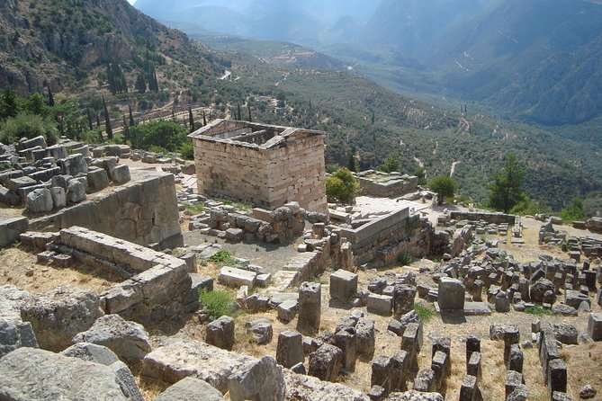 Delphi Private Tour: Navel of Earth, Apollo Temple, Oracle - Delving Into Delphis Legendary Oracle