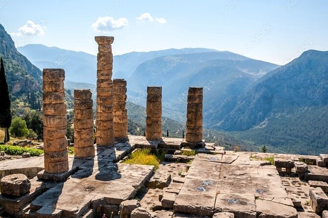 Delphi: Self-Guided Audiovisual Tour With 3D Representations - Meeting Point and Transportation