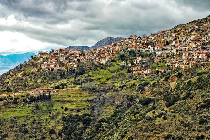 Delphi, Spanish Guided One Day Tour - Exploring Delphi
