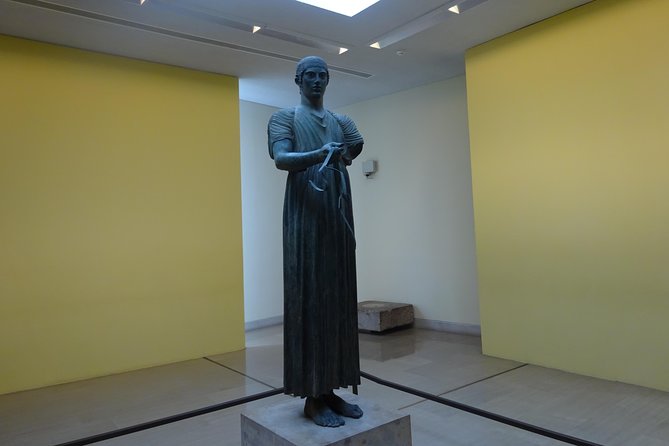 Delphi With Professional English Guide and Transportation - Accessibility Considerations