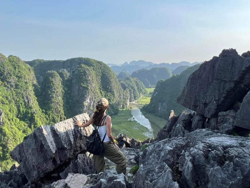 Deluxe and Small Group Tour in Hoa Lu Tam Coc Mua Cave - Inclusions