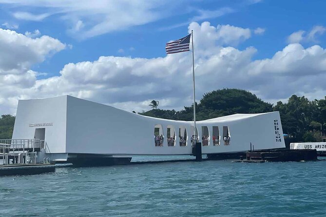 Deluxe Arizona Memorial and Pearl Harbor Aviation Museum Tour - Summary of Experiences