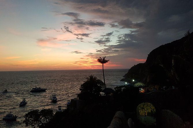 Deluxe Cliff Divers+Sunset Exhibition Bynight W/Different Options - Scenic Location and Dinner