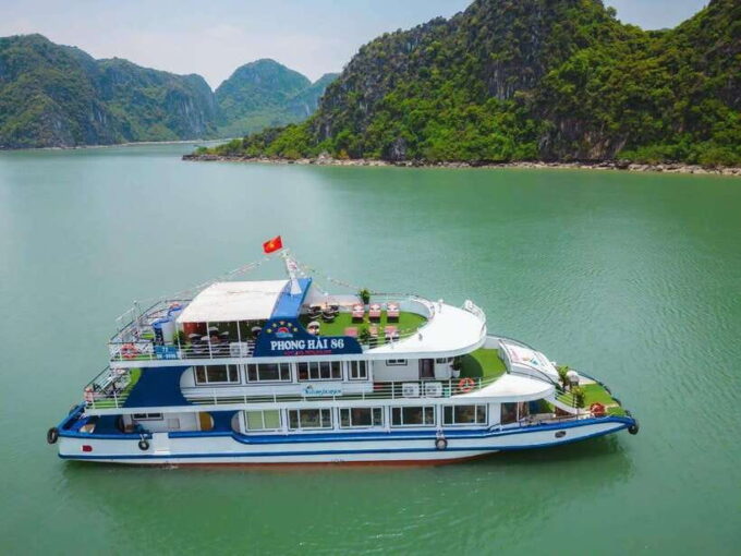 DELUXE CRUISE HALONG: SUNG SOT CAVE– TITOP ISLAND– LUON CAVE - Exploring Sung Sot Cave