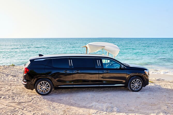Deluxe GMC Limousine From CUN Airport to Cancun Hotel Zone - Uniform of Representatives