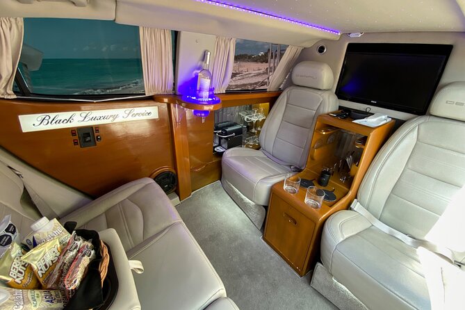 Deluxe GMC Limousine From CUN Airport to Playa Mujeres - Additional Service Details