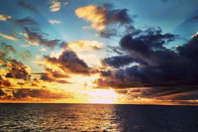 Deluxe Na Pali Sunset Snorkel Tour on the Lucky Lady - Booking Information