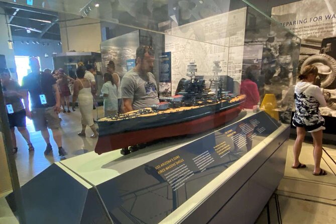 Deluxe Pearl Harbor and Famous Waikiki Beach Tour From Kauai - Tour Reviews and Feedback