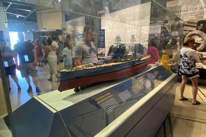 Deluxe Pearl Harbor and Famous Waikiki Beach Tour From Kona - Pearl Harbor Visitor Experience