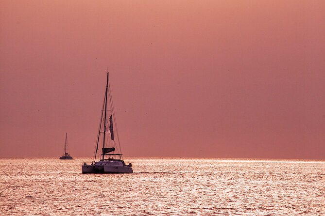 Deluxe Santorini Sailing With BBQ and Drinks Shared Tour - Unique Features and Highlights