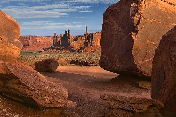 Deluxe Tour of Monument Valley 4:00pm - Navajo Cultural Experience