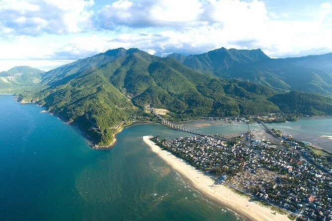 Deluxe Transfer Hue to Hoi an by Amazing Way - Exploring Marble Mountain