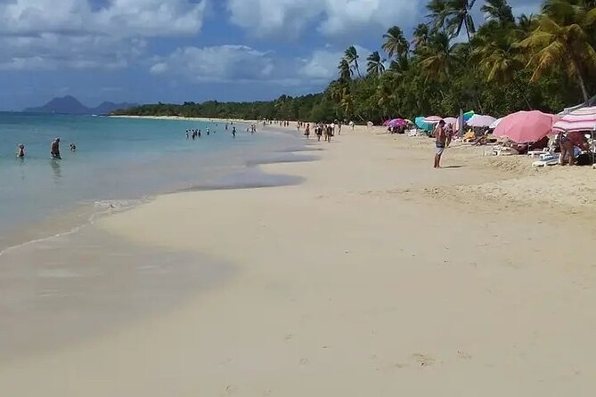 Demi South The Salines & Shopping - Host Communication
