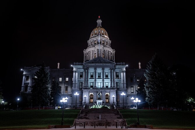 Denver Terrors Boos and Booze Haunted Pub Crawl - Meeting Point and Guide Identification