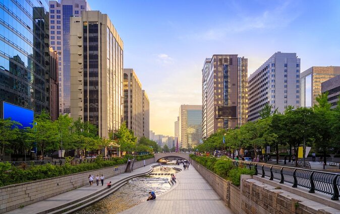 Deoksugung + Jeongdong-gil: A Walk in Koreas Rich Heritage - Key Points