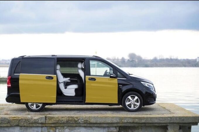 Departure Barcelona City Hotels to Airport Transfer - Traveler Suitability