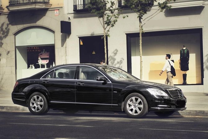Departure by Luxury Sedan From DENver City to DENver Airport DEN - Booking Details