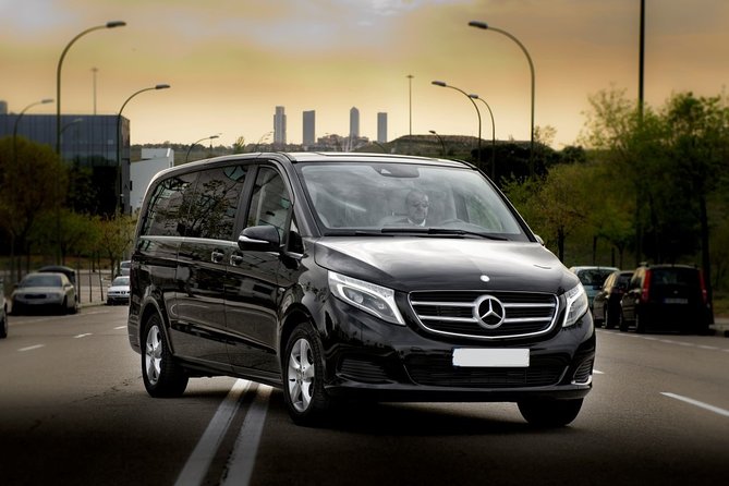 Departure by Private Luxury Van From London City to Luton Airport - Transportation Options
