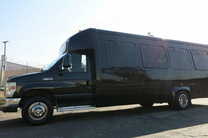 Departure by Van or Bus from Ottawa City to Ottawa Airport YOW - The Benefits of a Private Transfer