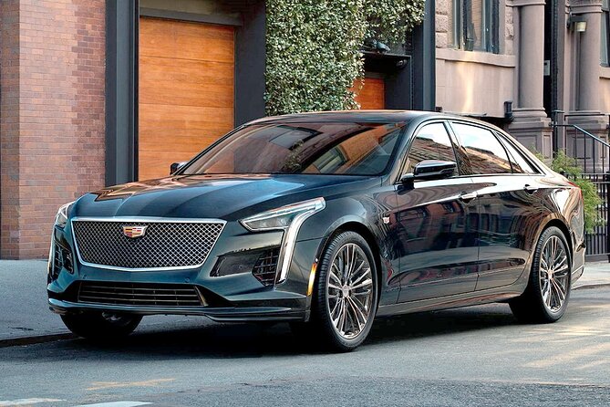 Departure Private Transfer: Chicago to OHare Airport ORD in Business Car - Vehicle and Amenities