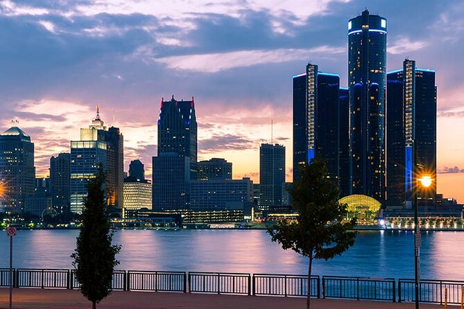 Departure Private Transfer: Detroit to Detroit Airport DTW in Business Car - Booking and Confirmation