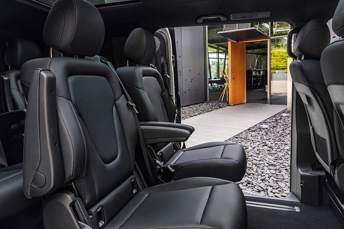 Departure Private Transfer From Bergen City to Bergen Airport BGO by Minivan - Pickup and Drop-off