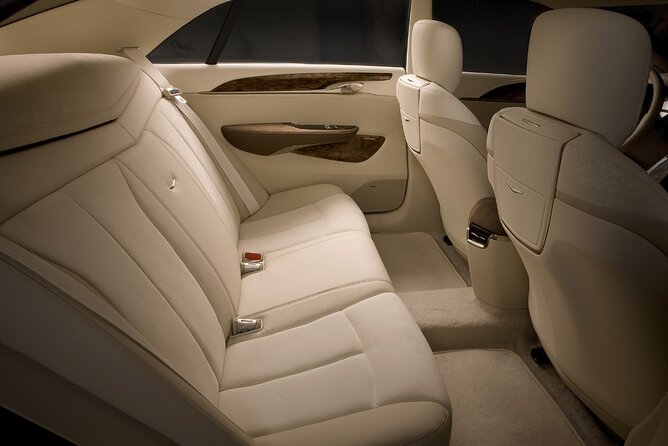 Departure Private Transfer From Chicago to Chicago Airport ORD by Car or SUV - Pickup and Drop-off Details