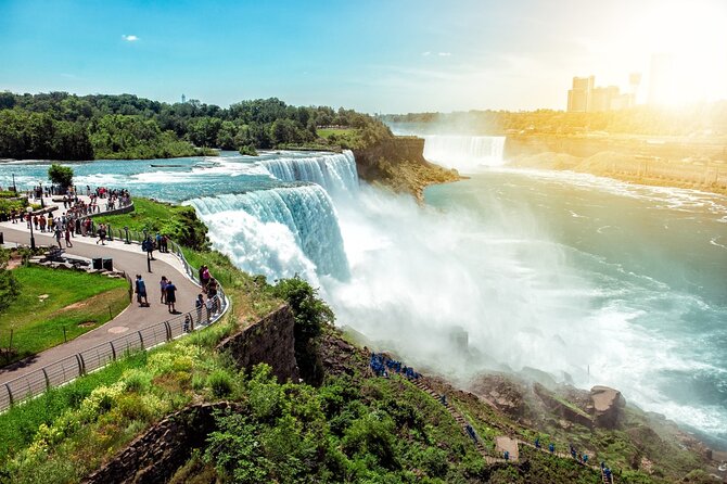 Departure Private Transfer: Niagara Falls to Toronto Airport YYZ in Luxury SUV - Pickup Location