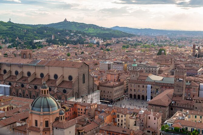 Departure Private Transfers: Bologna City to Bologna Airport BLQ in Business Car - Tour Details