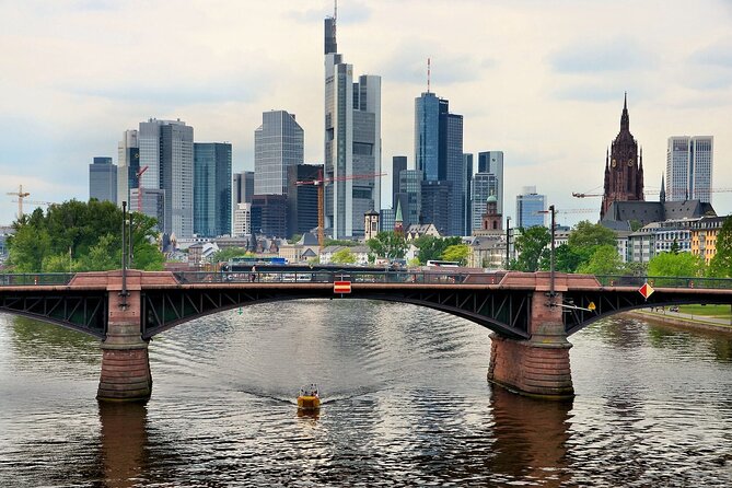 Departure Transfer: Frankfurt to Frankfurt Airport FRA by Van - Included Services