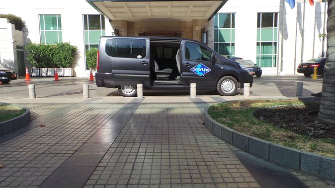 Departure Transfer - Hotel in Santiago to Santiago International Airport - Accessibility and Capacity
