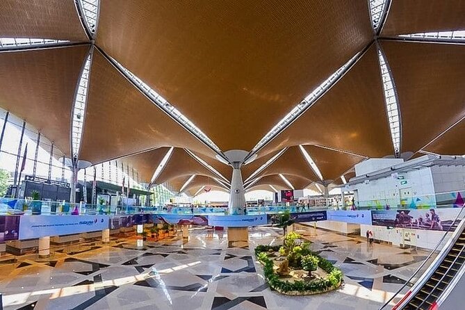 Departure Transfer : Kuala Lumpur City to Kuala Lumpur International Airport - Vehicle Features and Pickup