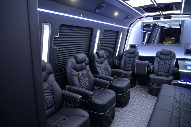 Departure Transfer Montreal to Montreal Airport by Limos or Bus - Duration and Traffic