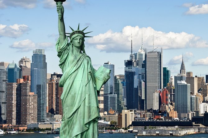 Departure Transfer: New York to Newark Airport EWR by Luxury Car - Pickup and Drop-off