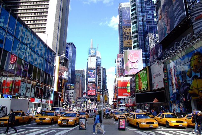 Departure Transfer: New York to Newark Airport EWR by Luxury SUV - Luxury SUV Experience