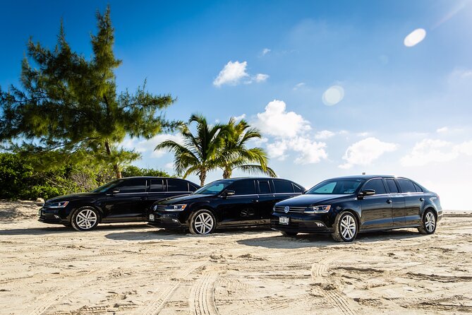Departures in Luxury Sedan From Puerto Aventuras to CUN Airport - Pickup and Drop-off Process