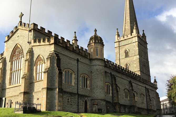 Derrie Danders: A Self-Guided Audio Tour of the Riverside and South City - Key Points