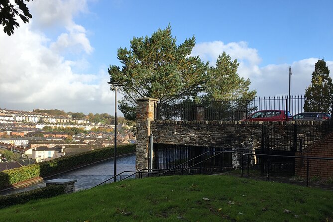 Derrie Danders: A Self-Guided Audio Tour of the Riverside and South City - Customer Reviews