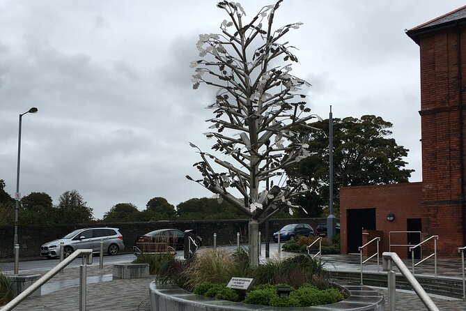 Derrie Danders: Wander Around the Waterside on a Self-Guided GPS Audio Tour - Tour Highlights