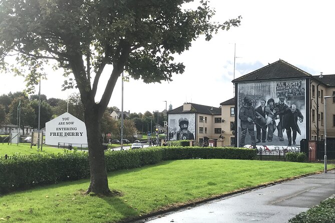 Derry City Private Walking Tour - Exploring the City Walls