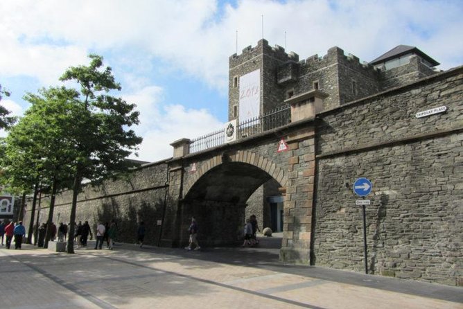 Derry Londonderry Private Luxury Full Day Tour From Belfast - Quick Points